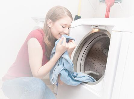衣服有怪味、油漬，99%這樣洗都錯(cuò)了